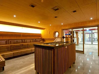 Отель OESTERREICHISCHER HOF HOTEL 4*