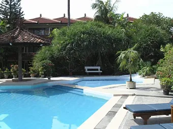 Отель PALM BEACH KUTA 3*