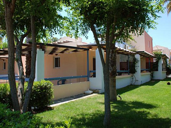 AITHRIO HOTEL 2+*