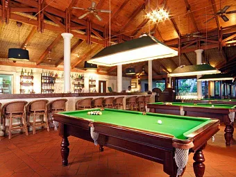 Бильярд в отеле ROYAL ISLAND RESORT & SPA 5*