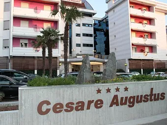 Отель CESARE AUGUSTUS 4*
