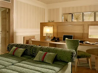 Отель GRANDE REAL VILLA ITALIA HOTEL & SPA 5*