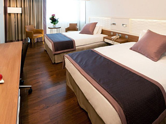 CROWNE PLAZA LIMASSOL 4*