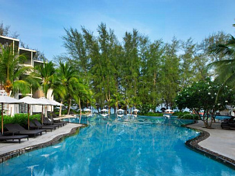 Отель HOLIDAY INN RESORT PHUKET MAI KHAO BEACH 4*