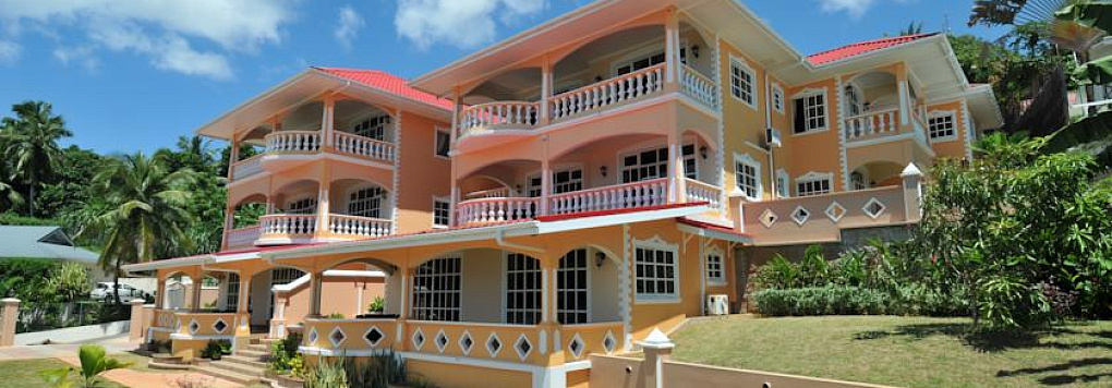 Отель AU FOND DE MER VIEW SELF CATERING APARTMENT, Сейшелы, остров Маэ. 