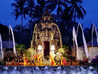 Отель NUSA DUA BEACH HOTEL & SPA 5*