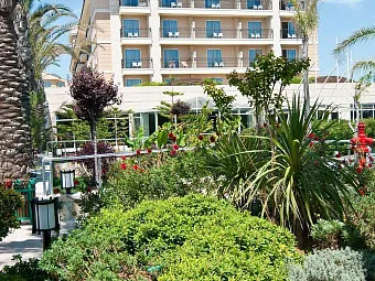 Отель CRYSTAL FAMILY RESORT & SPA 5*
