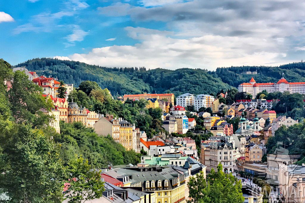 Карловы Вары. Панорама города.