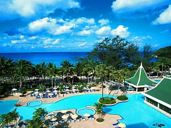 Бассейн в LE MERIDIEN PHUKET BEACH RESORT 5*
