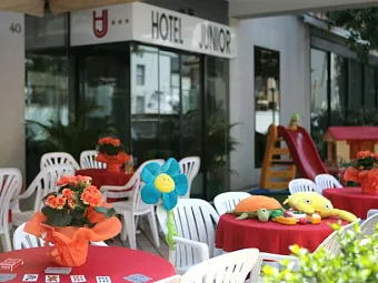 Отель JUNIOR 3*