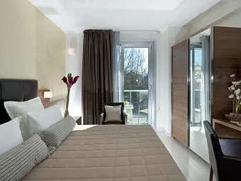 Отель AQUA 4*