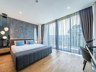 THE NORM COLLECTION DOOR'A 5*