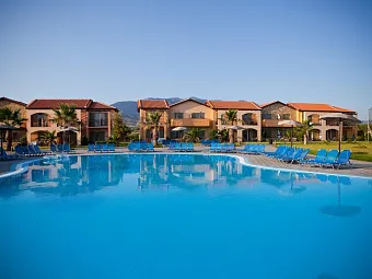 Отель AQUIS MARINE RESORT & WATERPARK 4+*