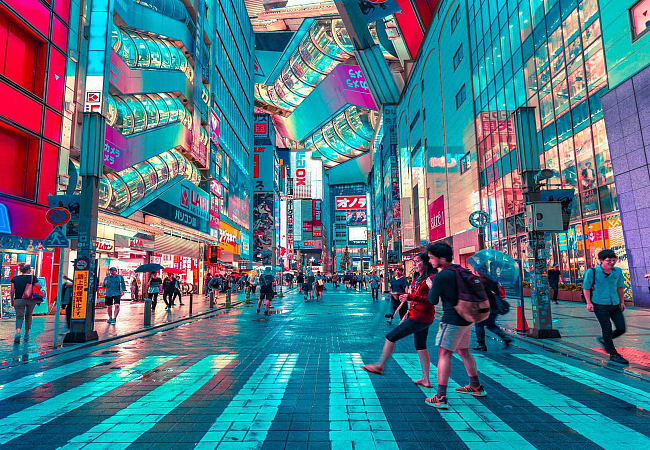 Япония ультрасовременная - магазины, рестораны, клубы, кинотеатры и всюду неоновая реклама.