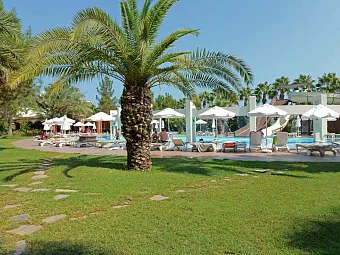 Отель QUEEN'S PARK GOYNUK 5*