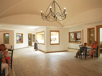 Магазины в отеле Mitsis Norida Beach 4*+