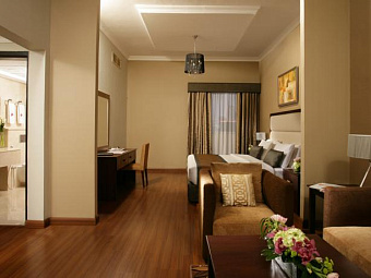 RAMADA HOTEL & SUITES 4*