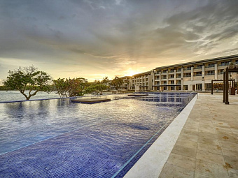  ROYALTON NEGRIL RESORT 5*