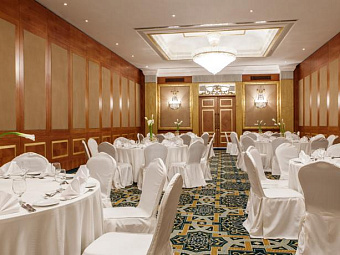 CORNICHE HOTEL SHARJAH 5* (ex. Hilton)
