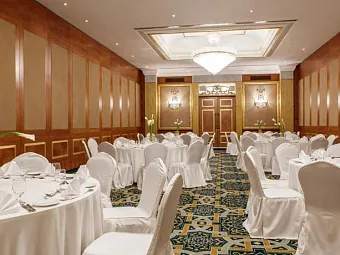 CORNICHE HOTEL SHARJAH 5* (ex. Hilton)
