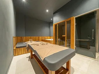 THE NORM COLLECTION DOOR'A 5*