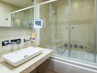 Отель VILLA ADRIANO 4*