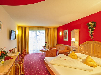 Отель KOHLERHOF HOTEL 4*