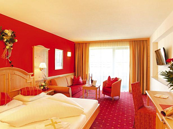 Отель KOHLERHOF HOTEL 4*