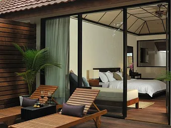 Отель LILY BEACH RESORT & SPA 5*