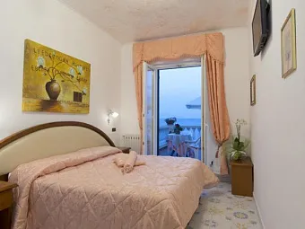 Отель GIARDINO DELLE NINFE E LA FENICE 3*