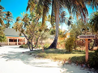 Отель HERATHERA ISLAND RESORT 4*