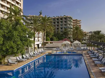Бассейн в GRAN MELIA VICTORIA 5*