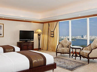 CORNICHE HOTEL SHARJAH 5* (ex. Hilton)