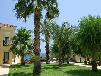 Отель MALAMA BEACH HOLIDAY VILLAGE 4*