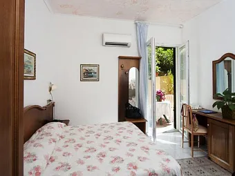 Отель GIARDINO DELLE NINFE E LA FENICE 3*