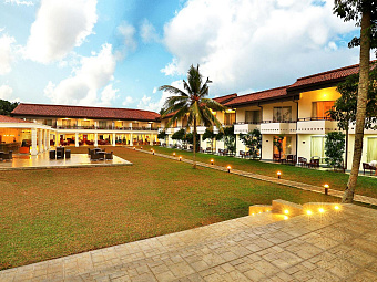 HIBISCUS BEACH HOTEL & VILLAS 4*