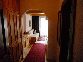 Отель CORNELIA VILLA PENSION 3*