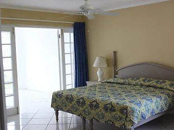 Отель BEACHCOMBER CLUB RESORT 3*