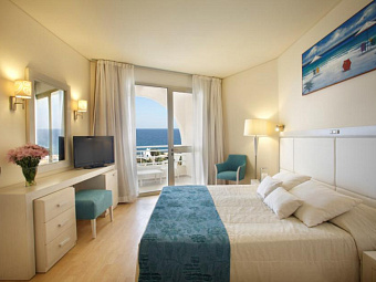  GOLDEN COAST HOTEL 4*