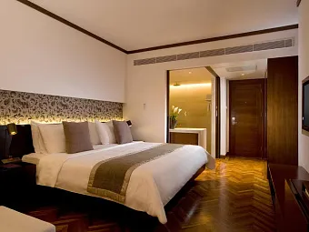 Отель NUSA DUA BEACH HOTEL & SPA 5*