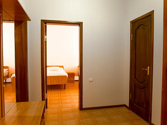 КОРОНА 3*