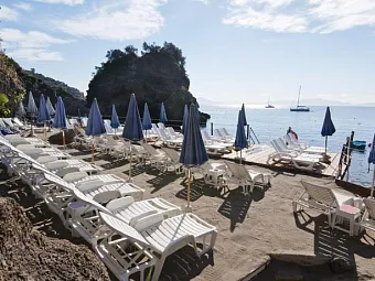 Отель GIARDINO DELLE NINFE E LA FENICE 3*