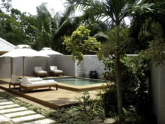Отель DENIS PRIVATE ISLAND 4*