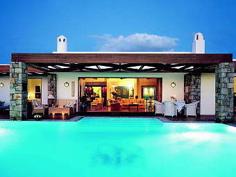 Pool-Villa.