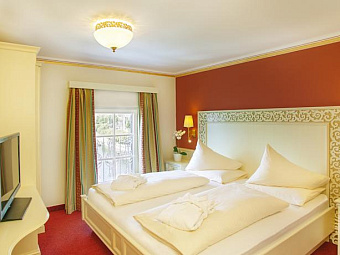  GRAND HOTEL ZELL AM SEE 4*