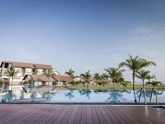 THE CALM RESORT & SPA 4*