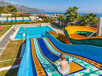 Отель CRYSTAL FLORA BEACH RESORT HV-1/5*