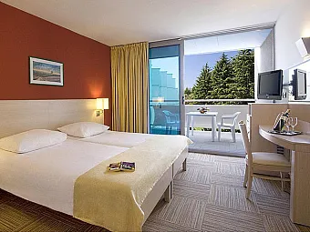 VALAMAR CRYSTAL 4*