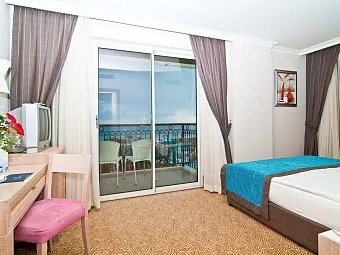 Отель CRYSTAL FAMILY RESORT & SPA 5*