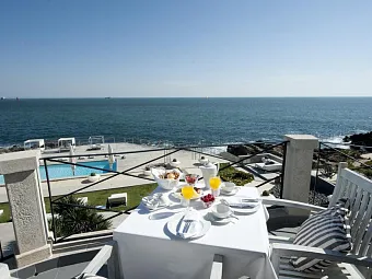 Отель FAROL DESIGN 5*
